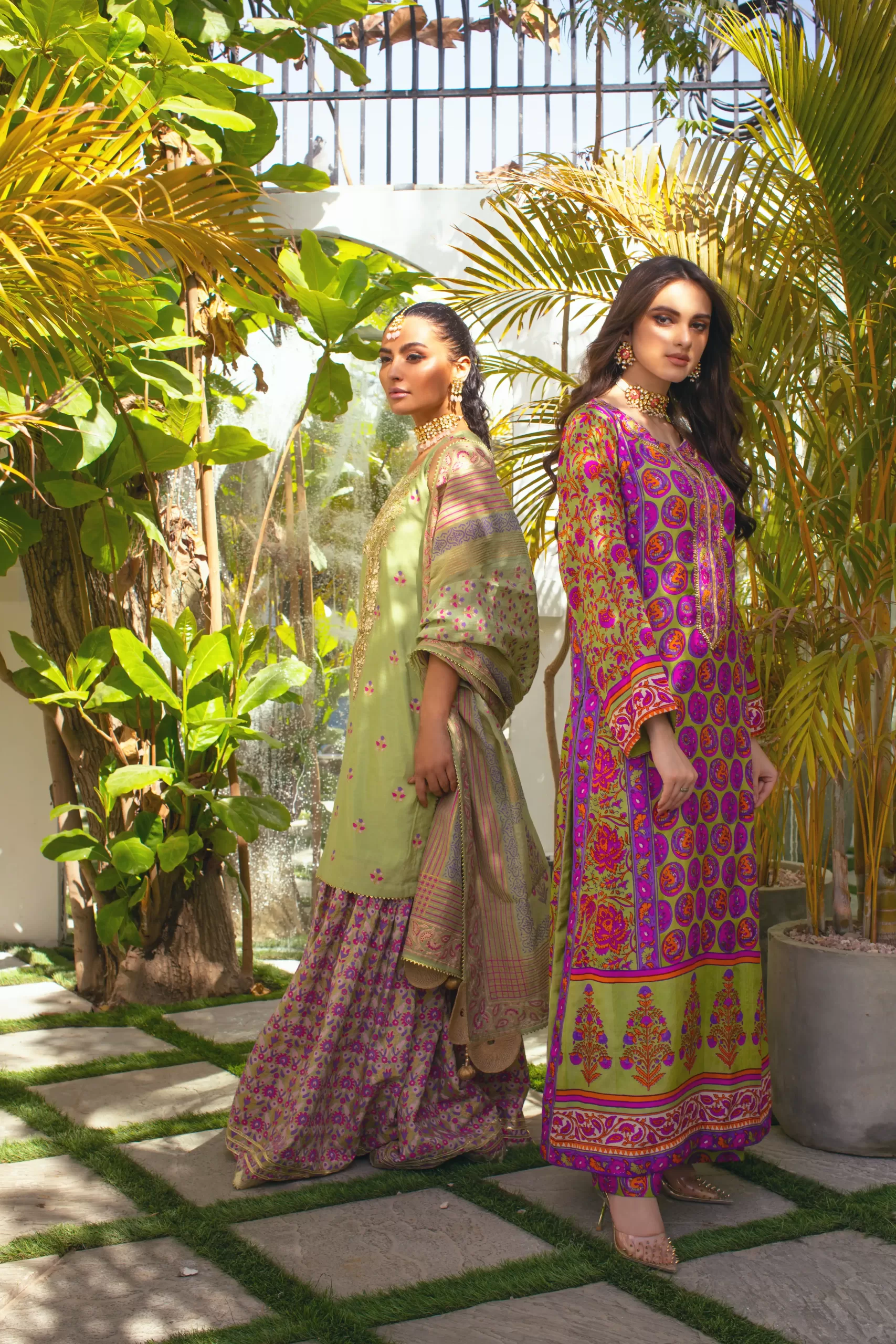 luxury-clothing-brands-in-pakistan-shehrnaz-pakistani-designer