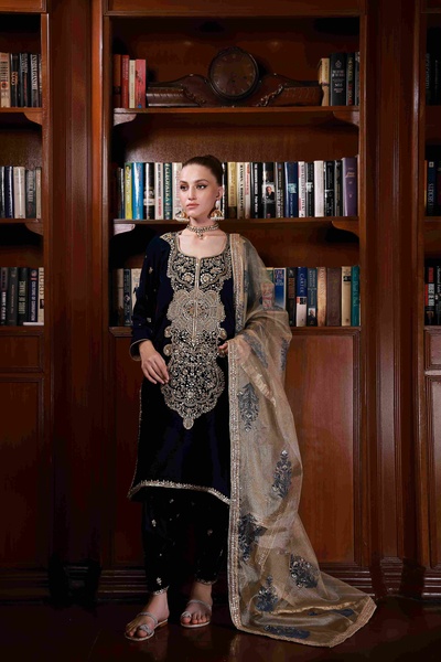 maharoon VELVET Pakistani Bridal Dress, Deep