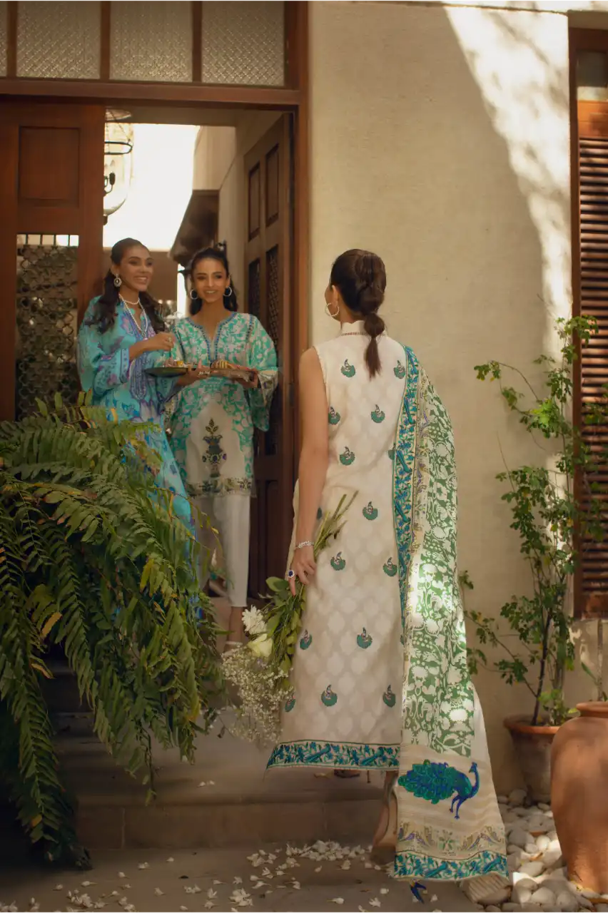 pakistani dresses designer online