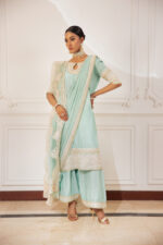 Women Designer Dresses in Pakistan Onine