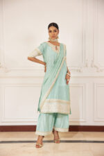 Women Designer Dresses in Pakistan Onine