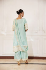 Women Designer Dresses in Pakistan Onine